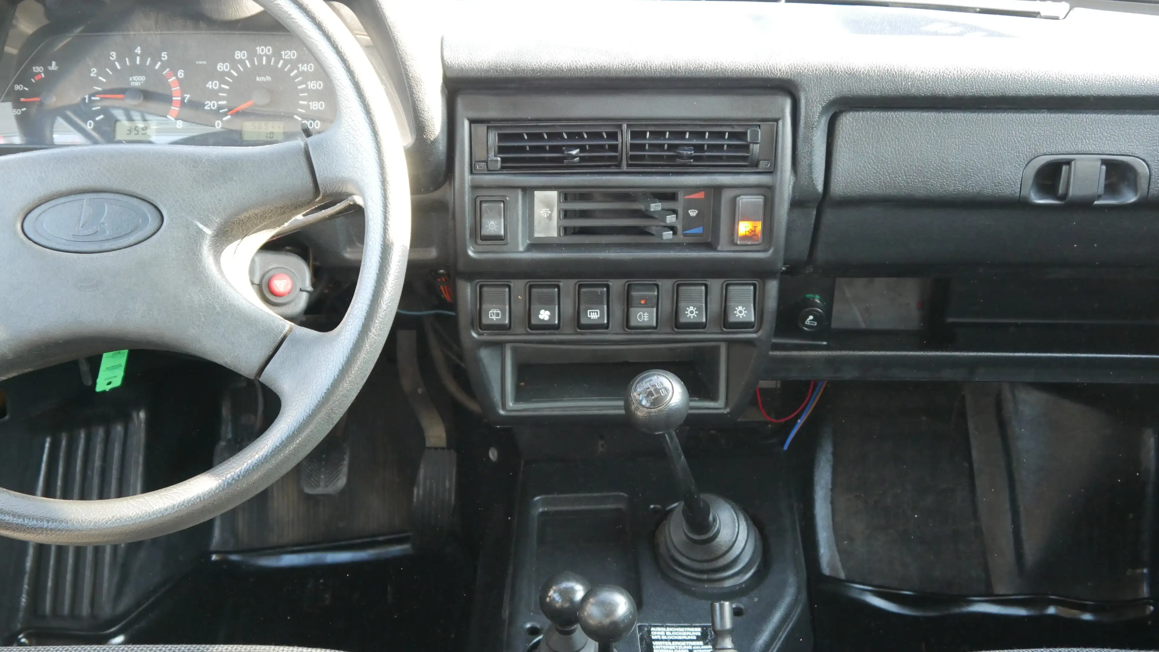Lada Taiga Basis 4x4 Winterdienstfahrzeug Schneeschild Salzst — photo 9
