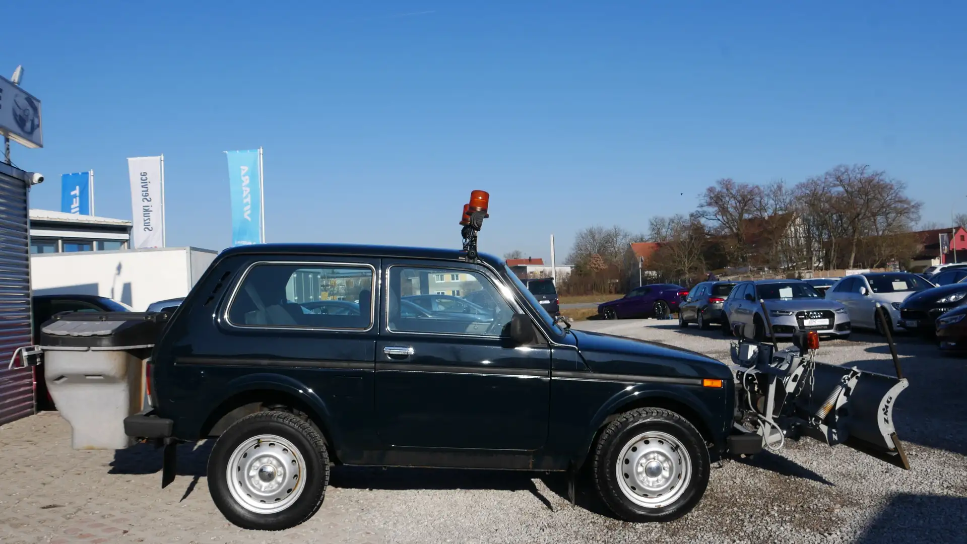 Lada Taiga Basis 4x4 Winterdienstfahrzeug Schneeschild Salzst Schwarz - 2