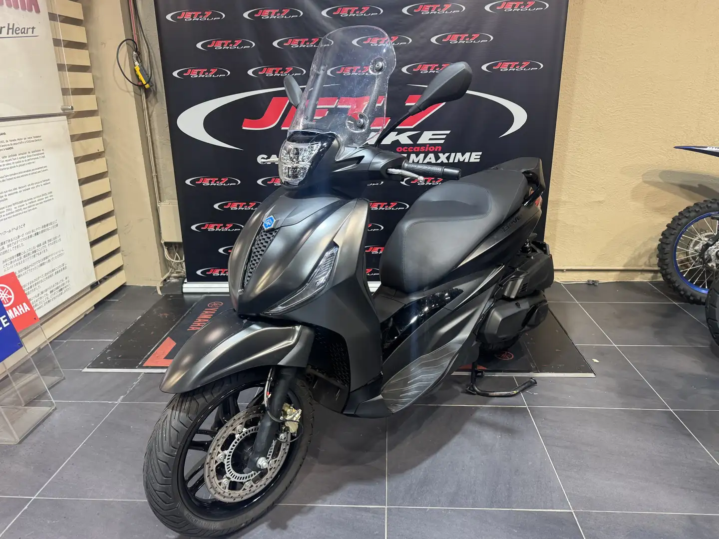 Piaggio Beverly 400 Negro - 1