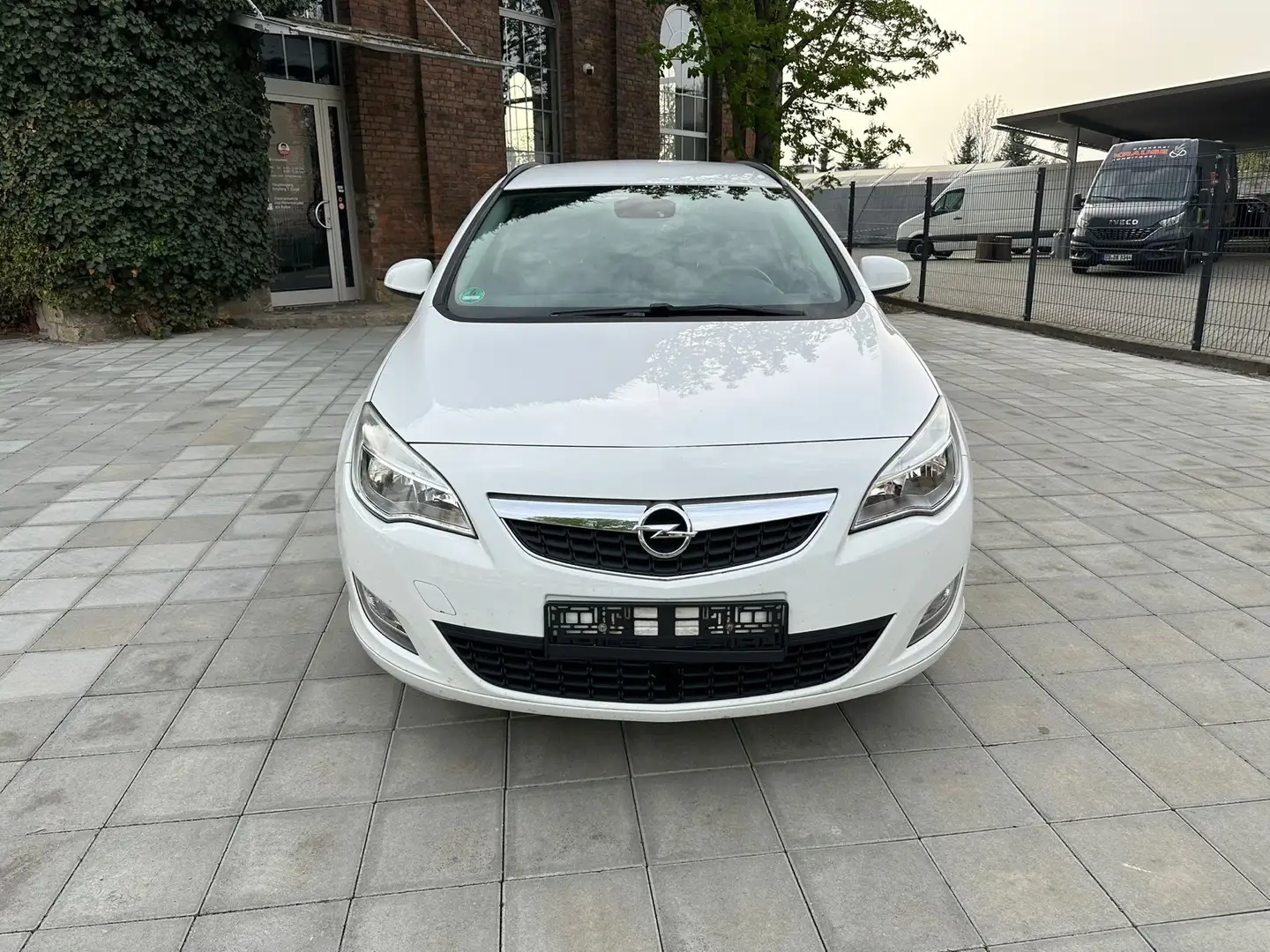 Opel Astra 1.6 Sports Tourer Sport Weiß - 2