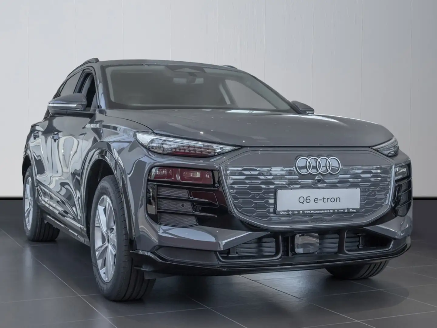 Audi Q6 SUV e-tron UPE 72.180,- incl. Überführung Grau - 2