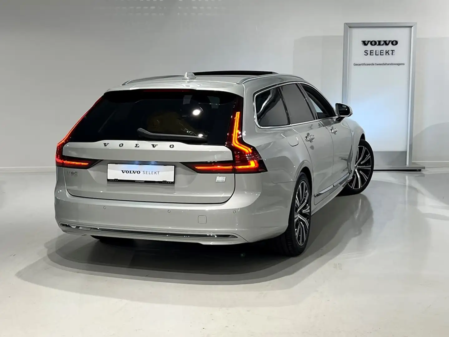 Volvo V90 T8 Recharge FACELIFT Bright Grey - 2