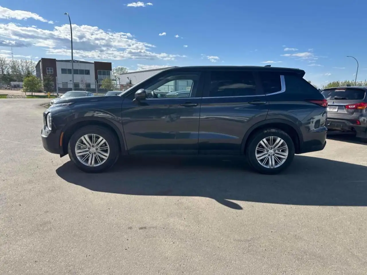 Mitsubishi Outlander photo Mitsubishi Outlander