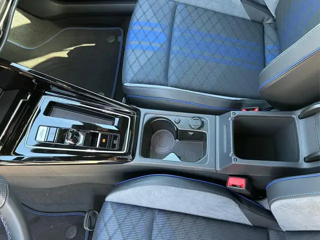 Volkswagen Golf R 4x4+PANO+MATRIX+HUD+HARMAN+NAVI+360 KAMERA+19... Ansicht 14