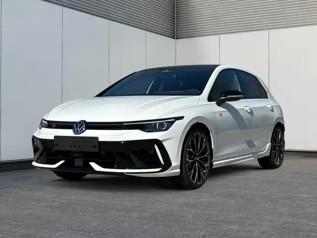 Volkswagen Golf R 4x4+PANO+MATRIX+HUD+HARMAN+NAVI+360 KAMERA+19...