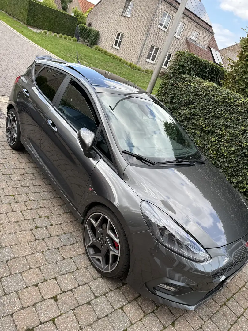 Ford Fiesta 1.5 EcoBoost S&S mit Leder-Exclusiv-Paket ST Grijs - 2