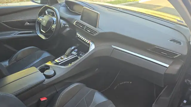 Peugeot 3008 view 10