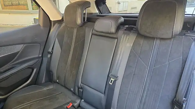 Peugeot 3008 view 9