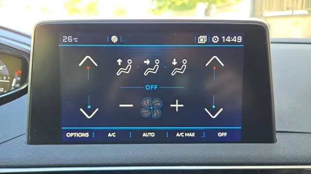 Peugeot 3008 view 13