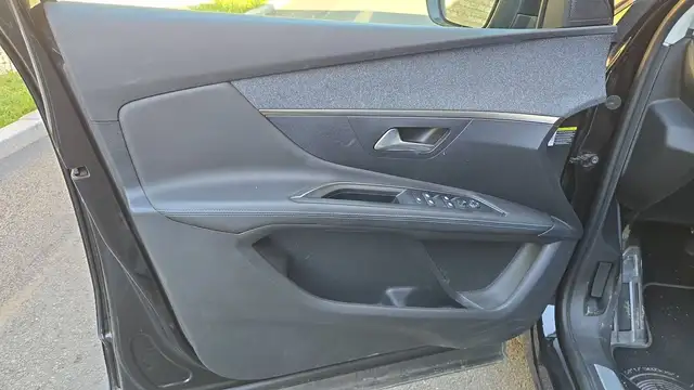 Peugeot 3008 view 7