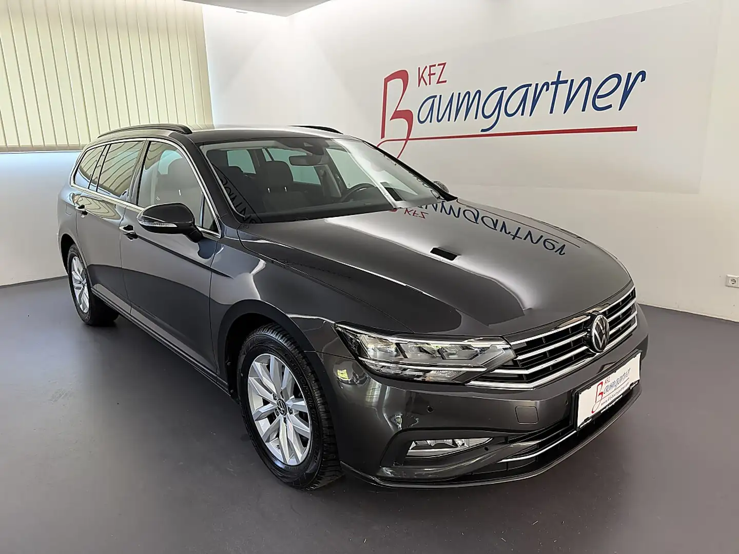 Volkswagen Passat Variant 2.0TDI DSG *LED*NAVI*ACC*AHK*PDC vo/hi*Getönte ... Grau - 1