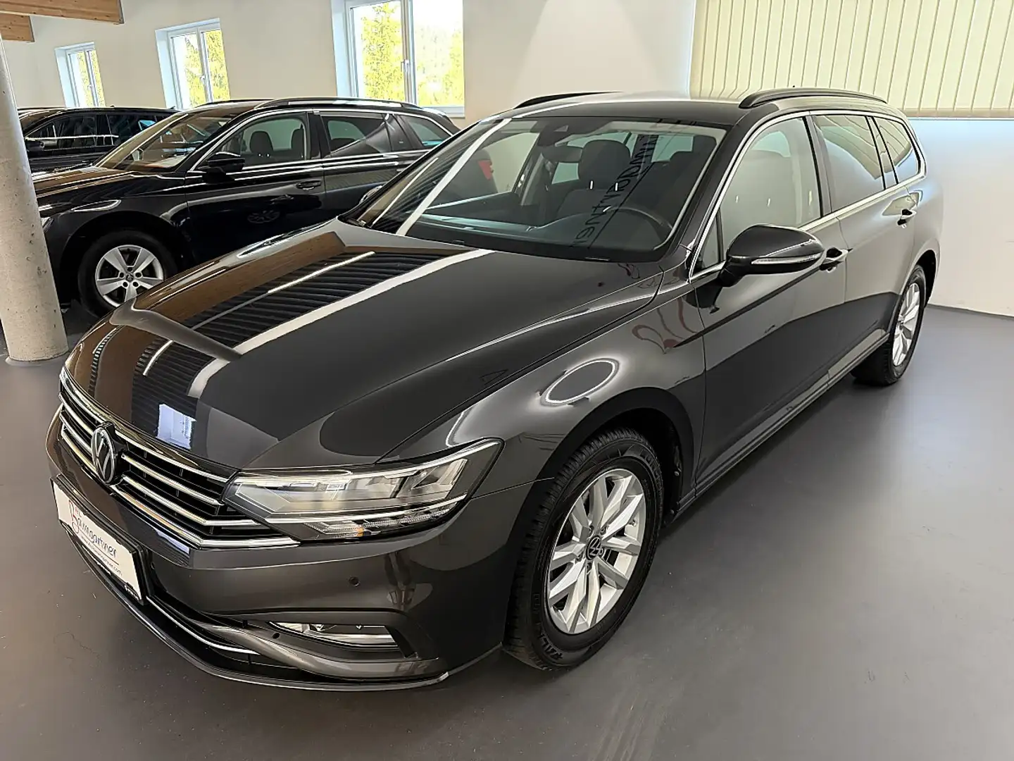 Volkswagen Passat Variant 2.0TDI DSG *LED*NAVI*ACC*AHK*PDC vo/hi*Getönte ... Grau - 2