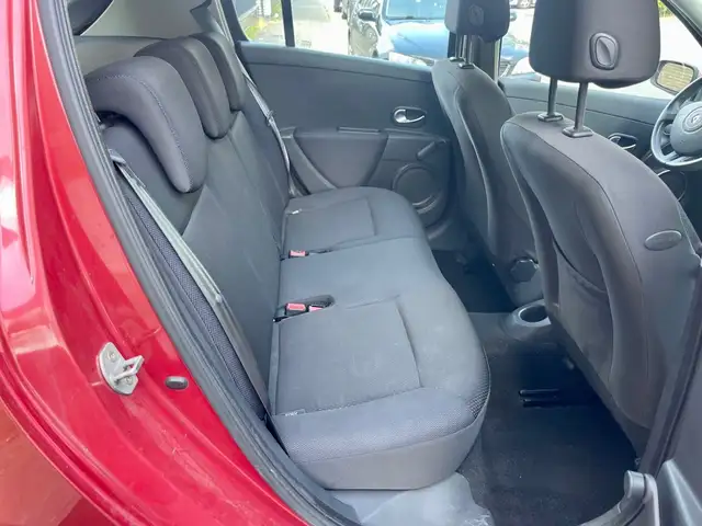 Renault Clio view 11