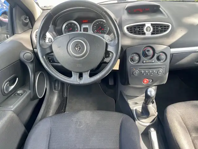Renault Clio view 2