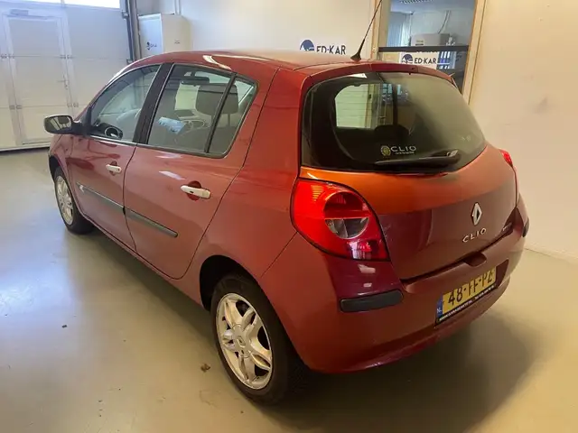 Renault Clio view 8