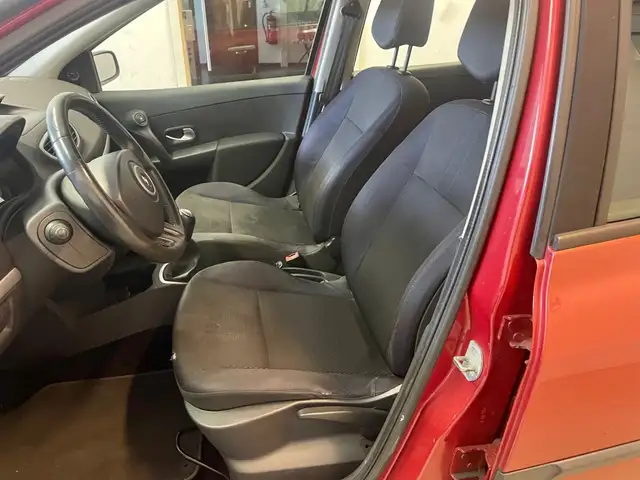 Renault Clio view 10