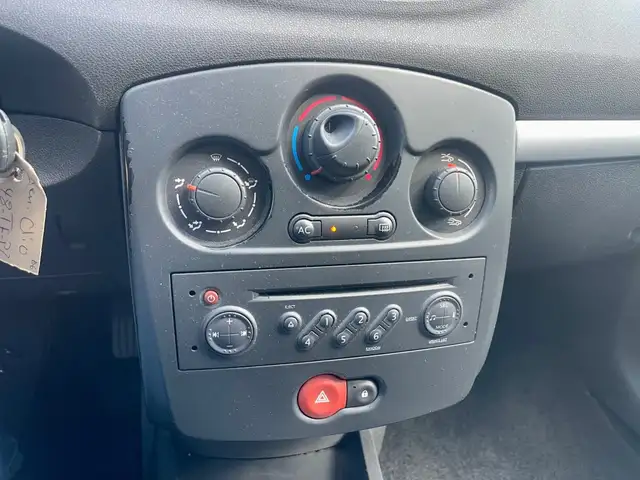 Renault Clio view 3