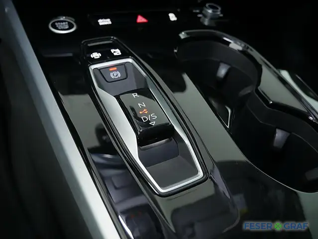 Audi A6 view 12