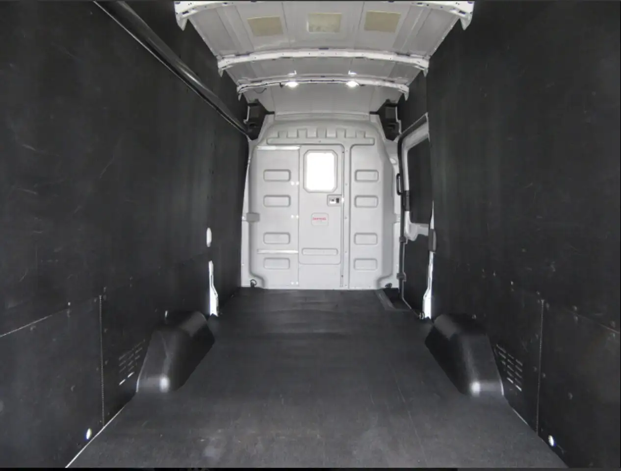 Ford Transit снимка Ford Transit