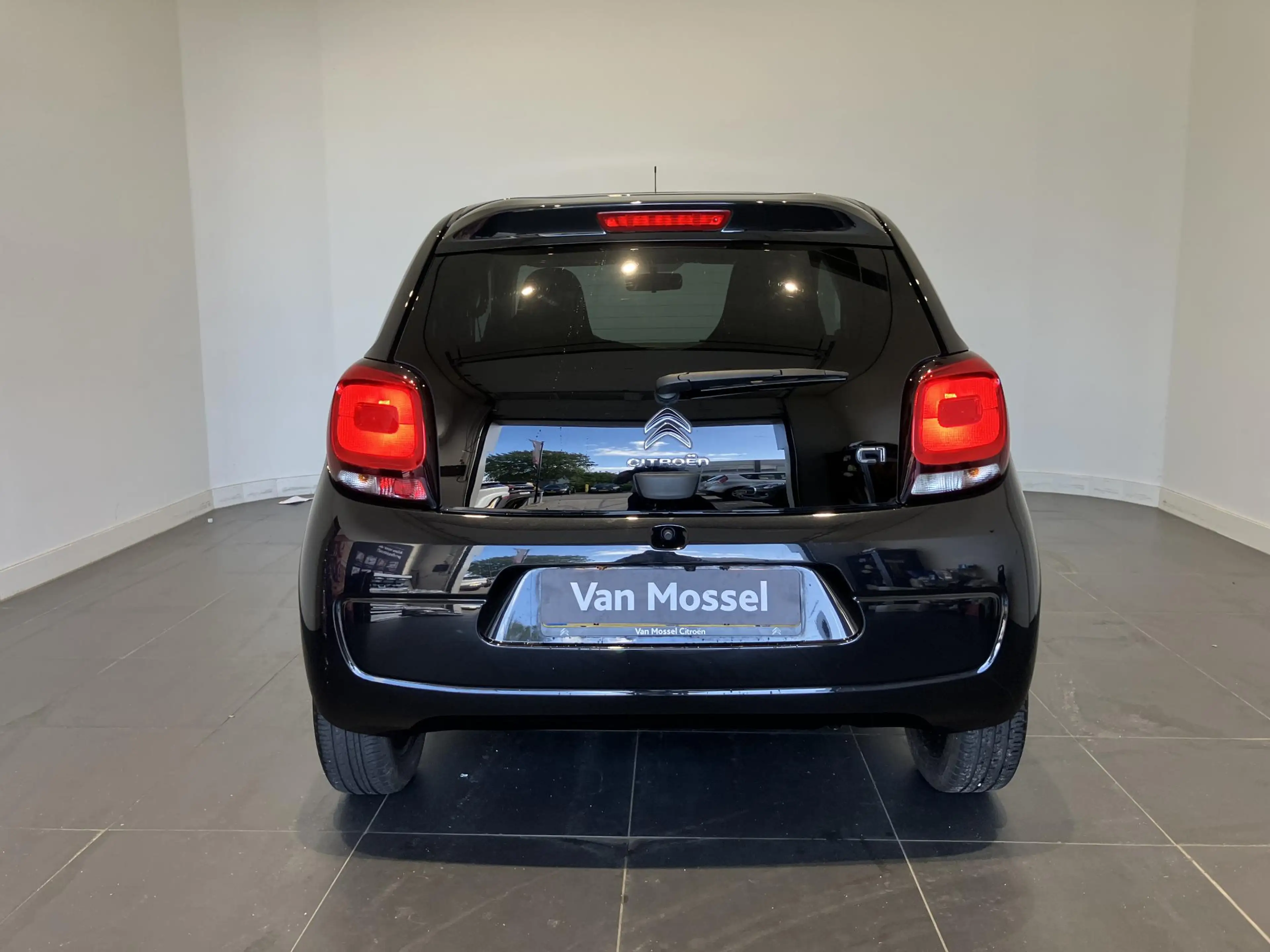 Citroen C1 1.0 VTi Airscape Shine — photo 7