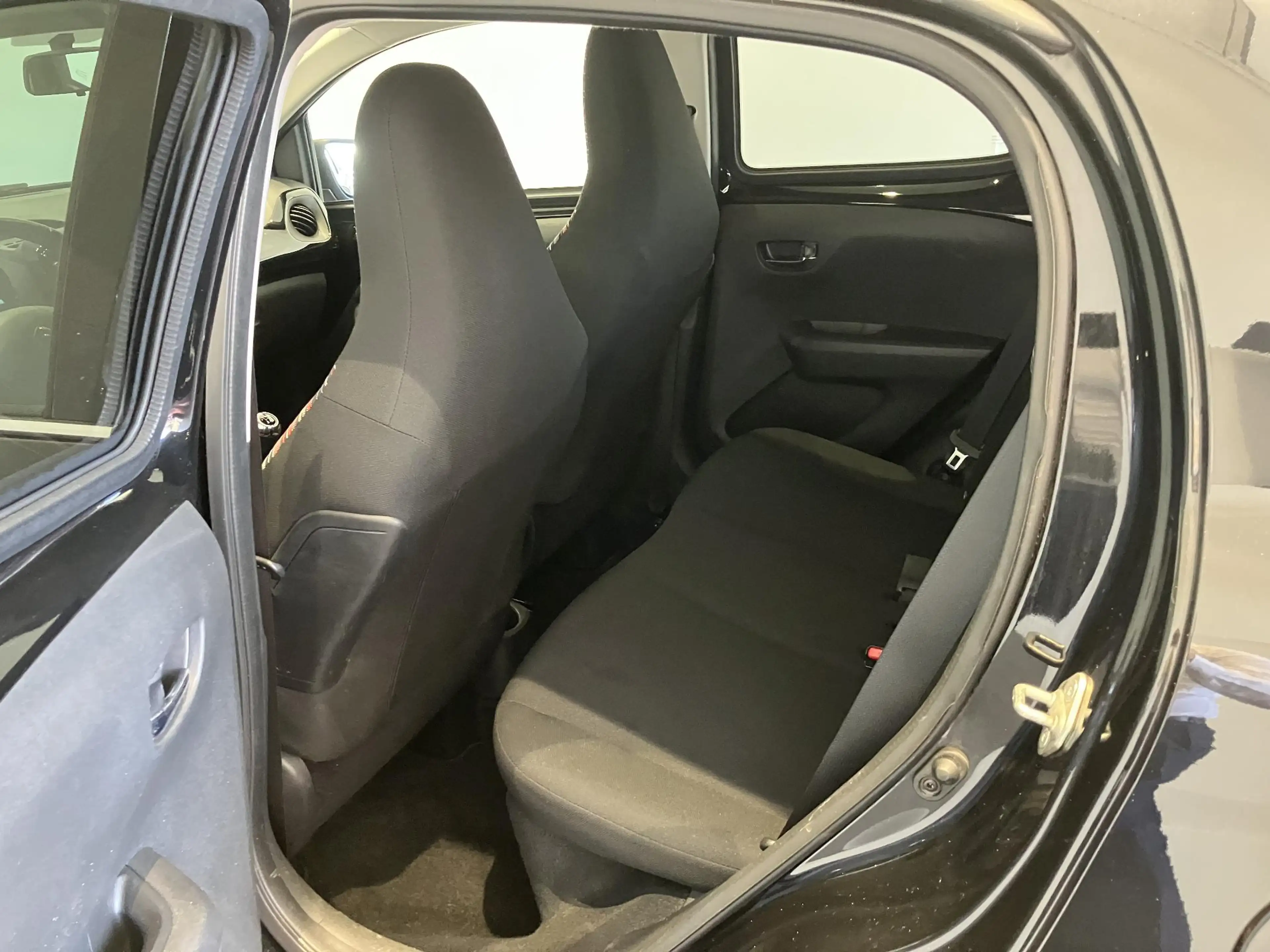 Citroen C1 1.0 VTi Airscape Shine — photo 14