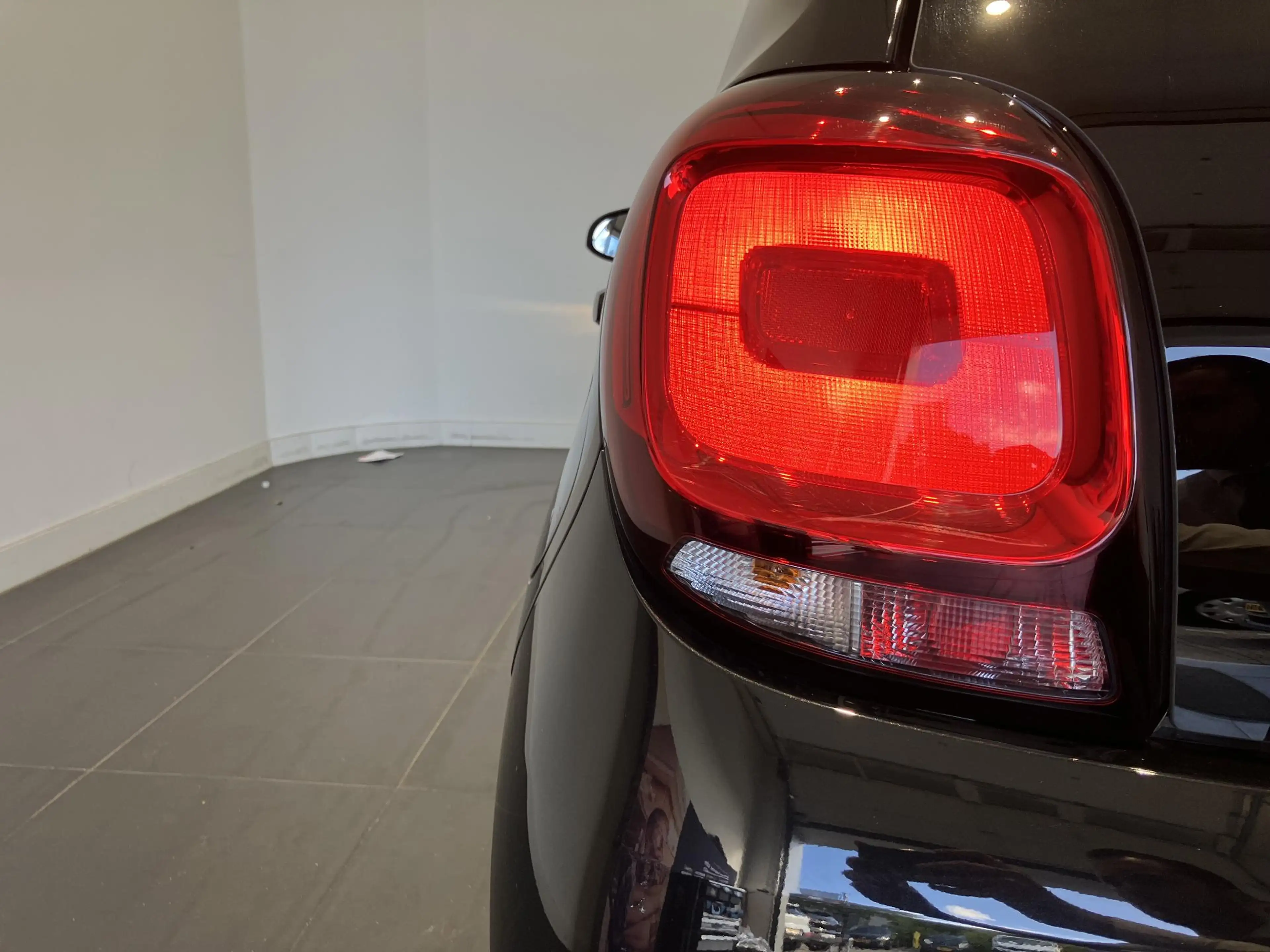 Citroen C1 1.0 VTi Airscape Shine — photo 9