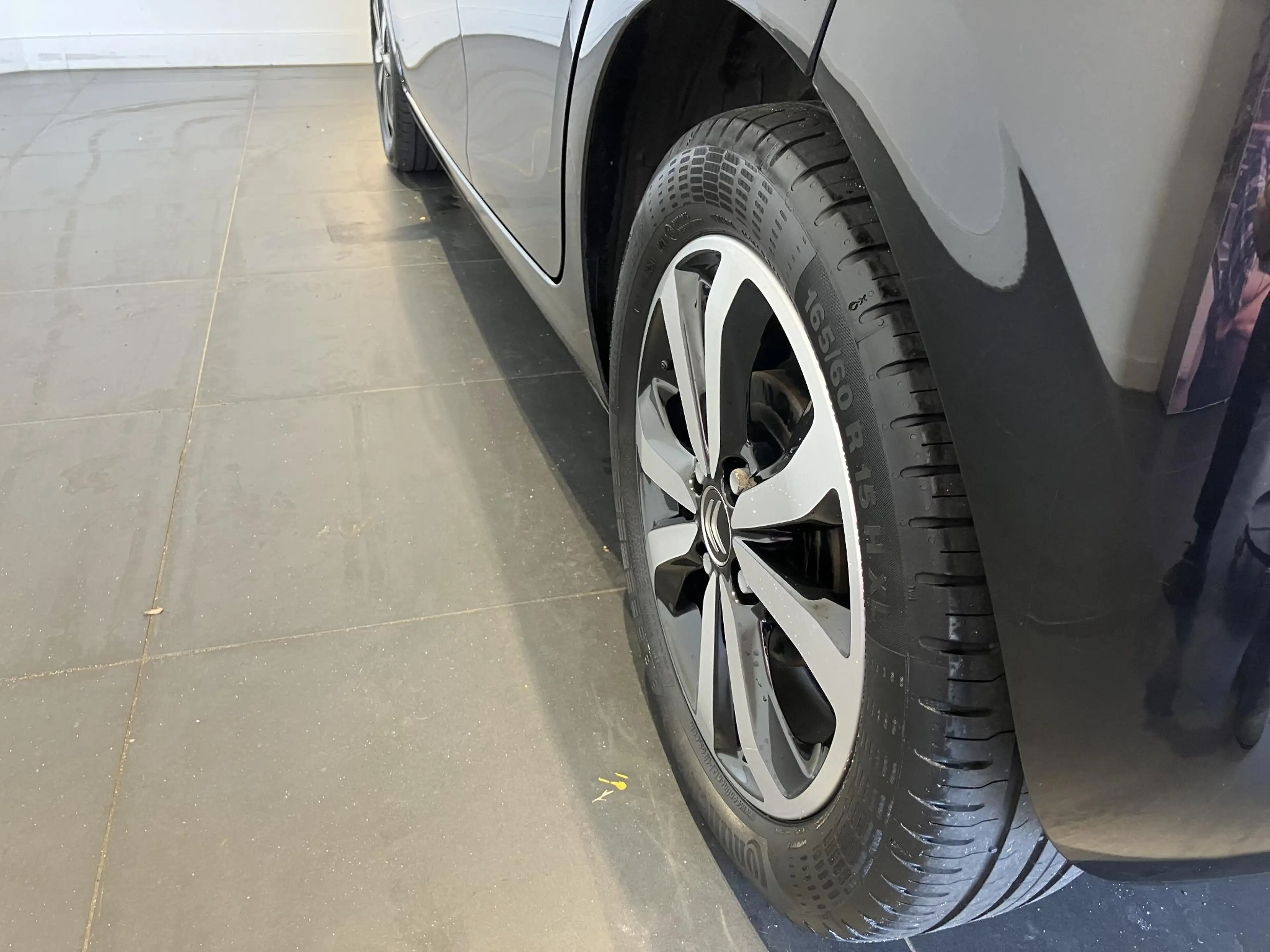 Citroen C1 1.0 VTi Airscape Shine — photo 10