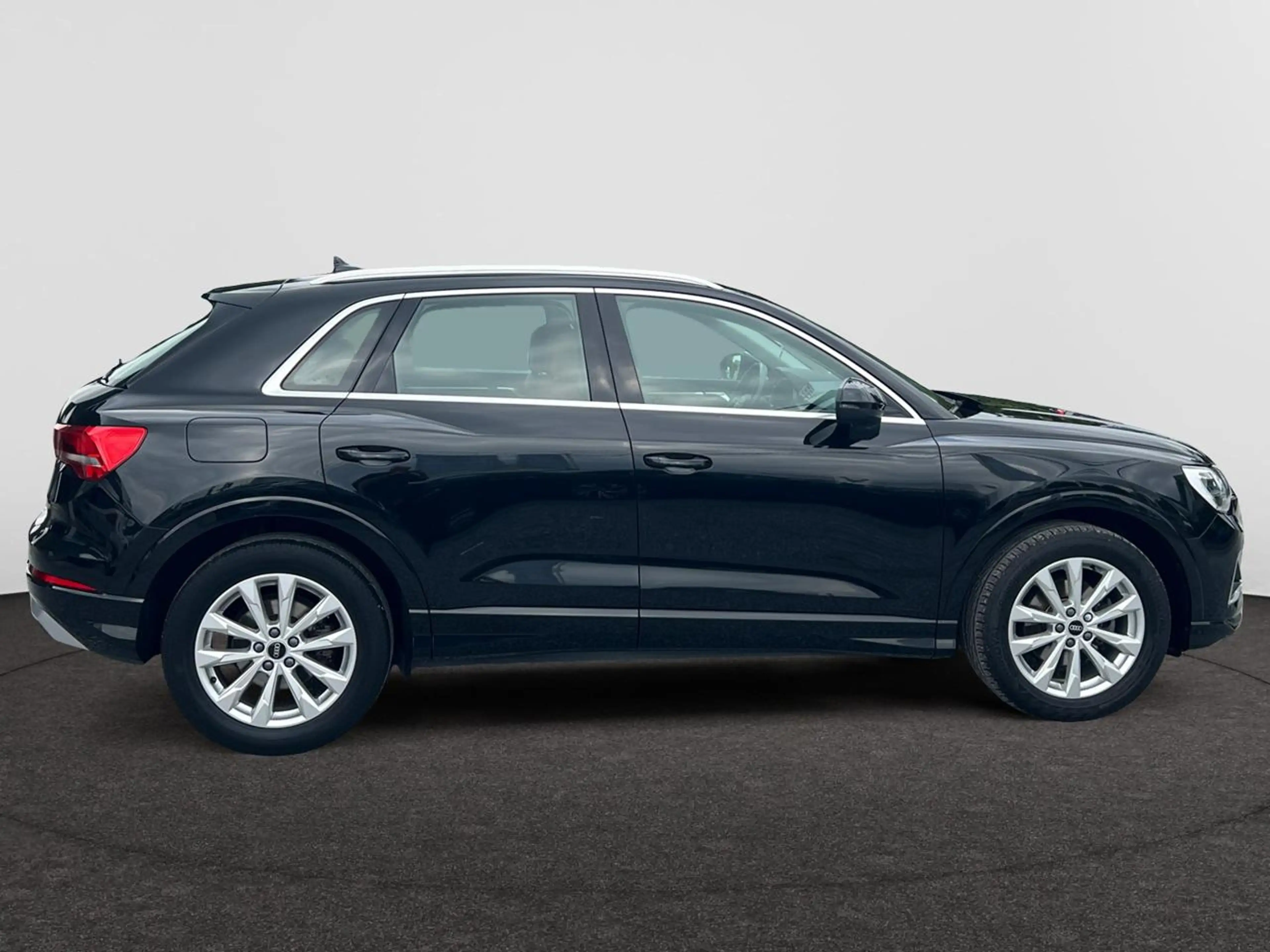 Audi Q3 Q3 35 TDi Business Edition Advanced S tronic — photo 17