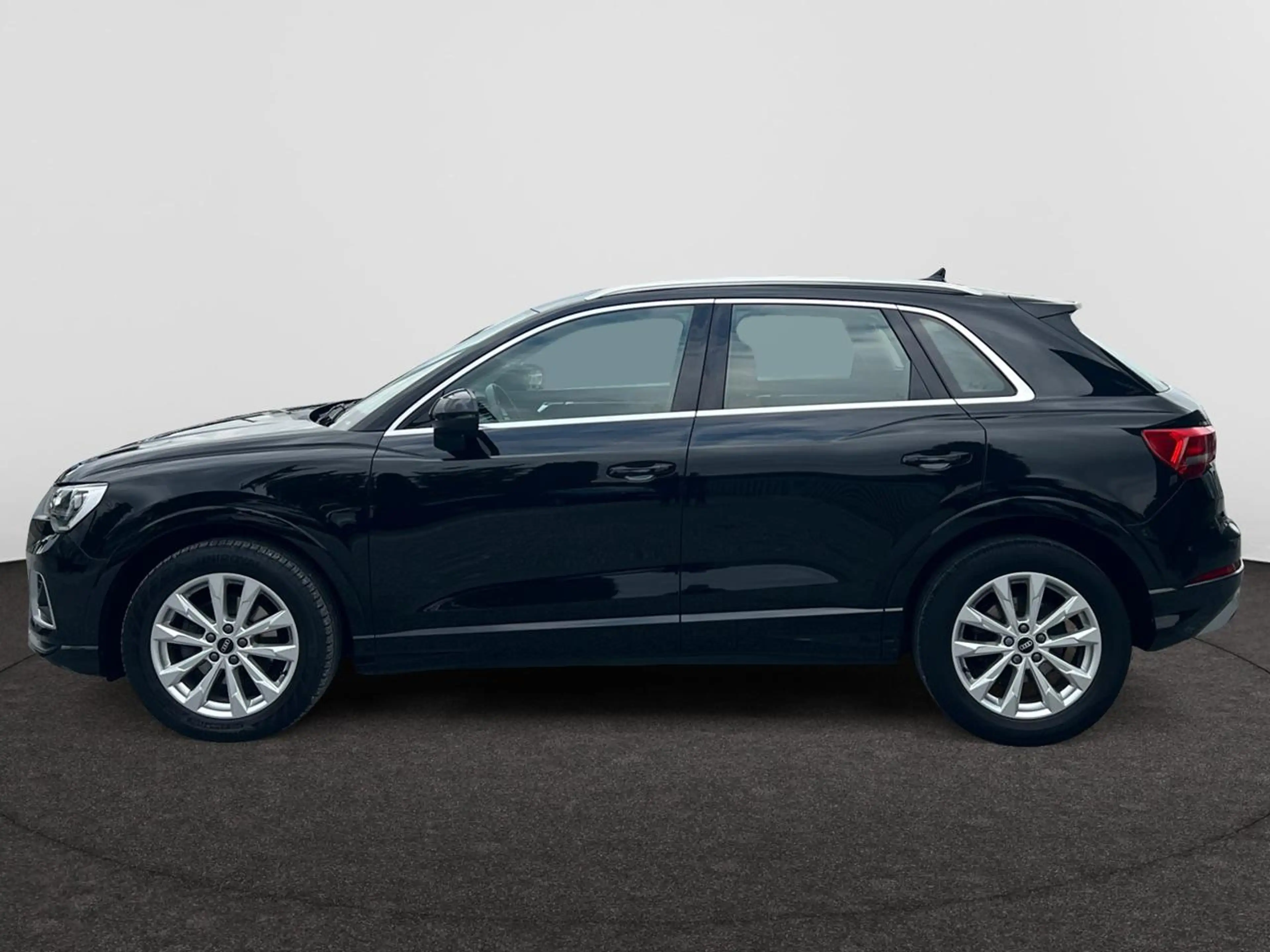 Audi Q3 Q3 35 TDi Business Edition Advanced S tronic — photo 18