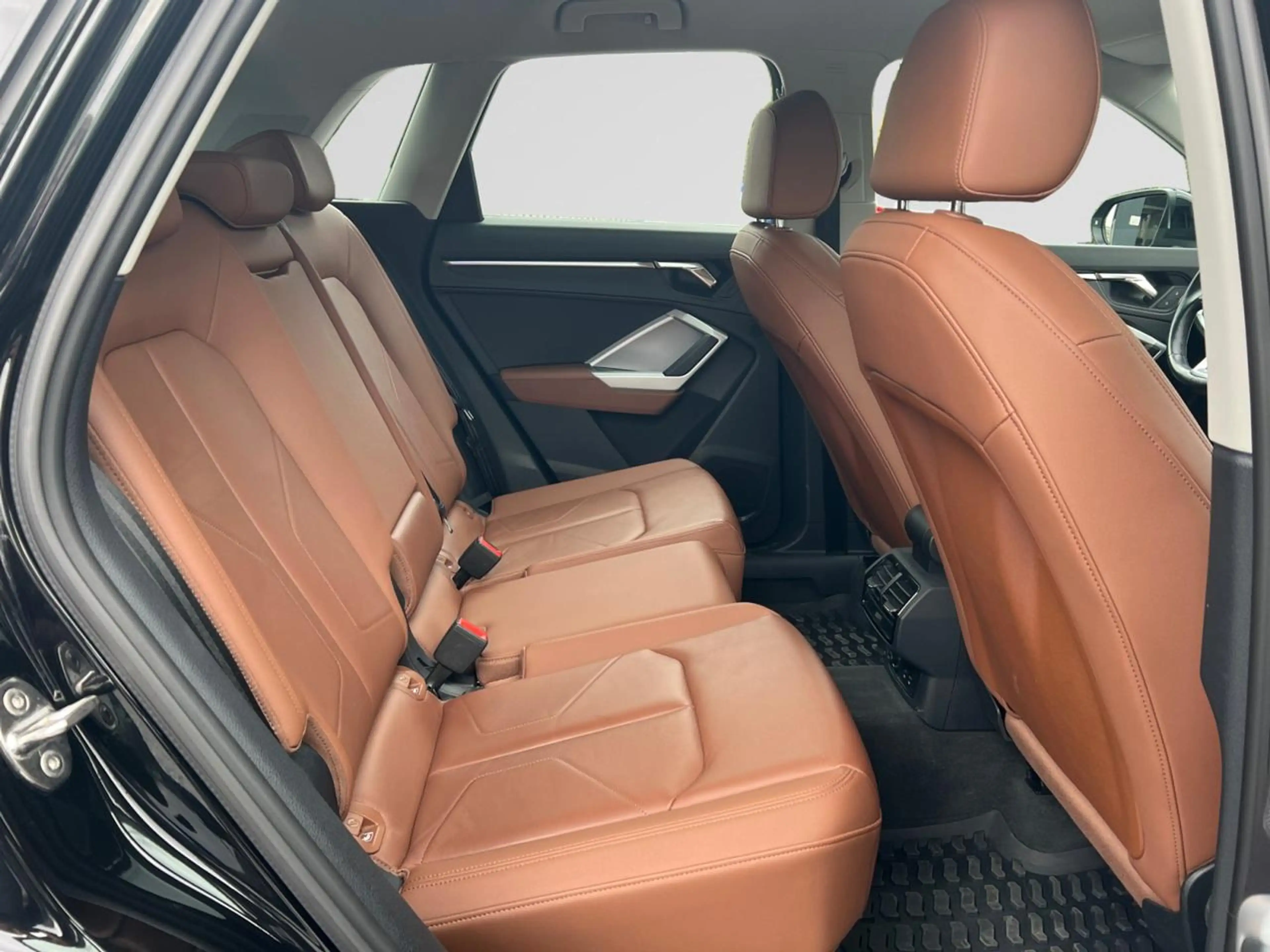 Audi Q3 Q3 35 TDi Business Edition Advanced S tronic — photo 12