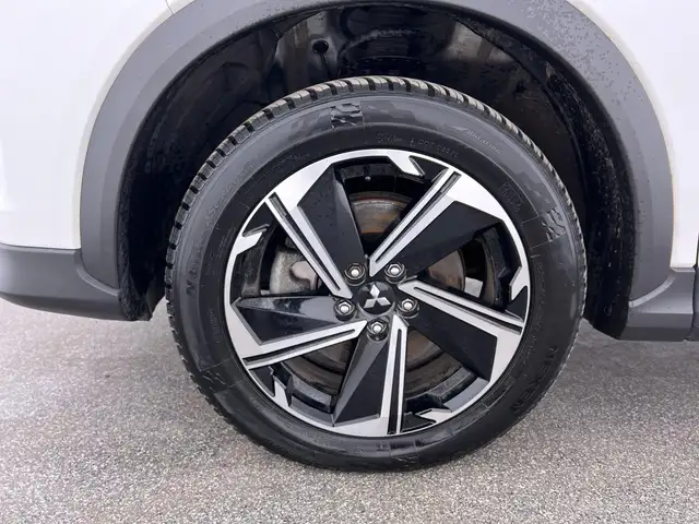 Mitsubishi Eclipse Cross view 6