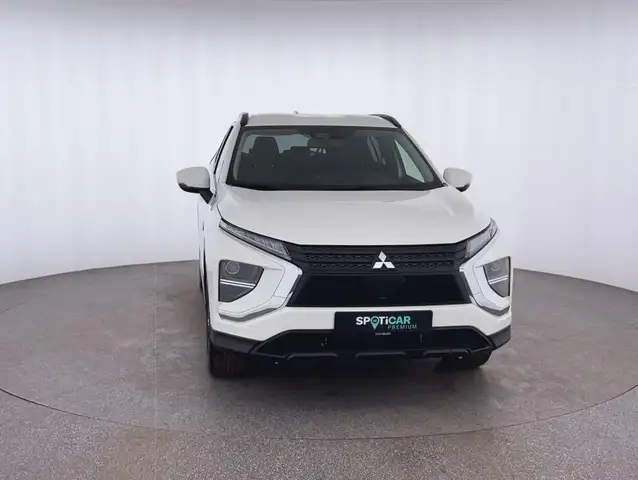 Mitsubishi Eclipse Cross view 2