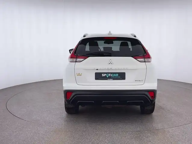 Mitsubishi Eclipse Cross view 4