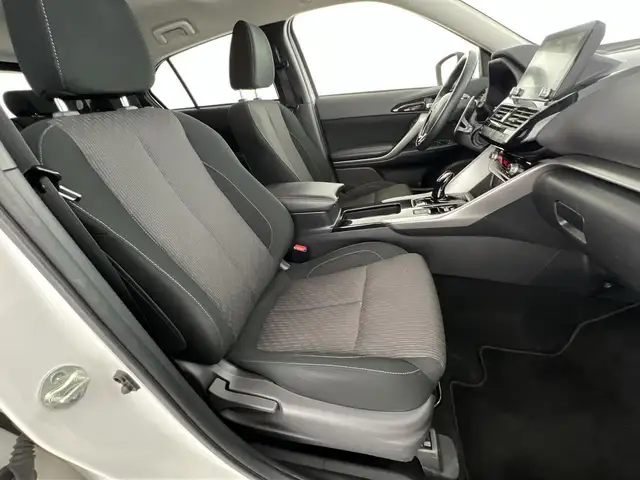 Mitsubishi Eclipse Cross view 11