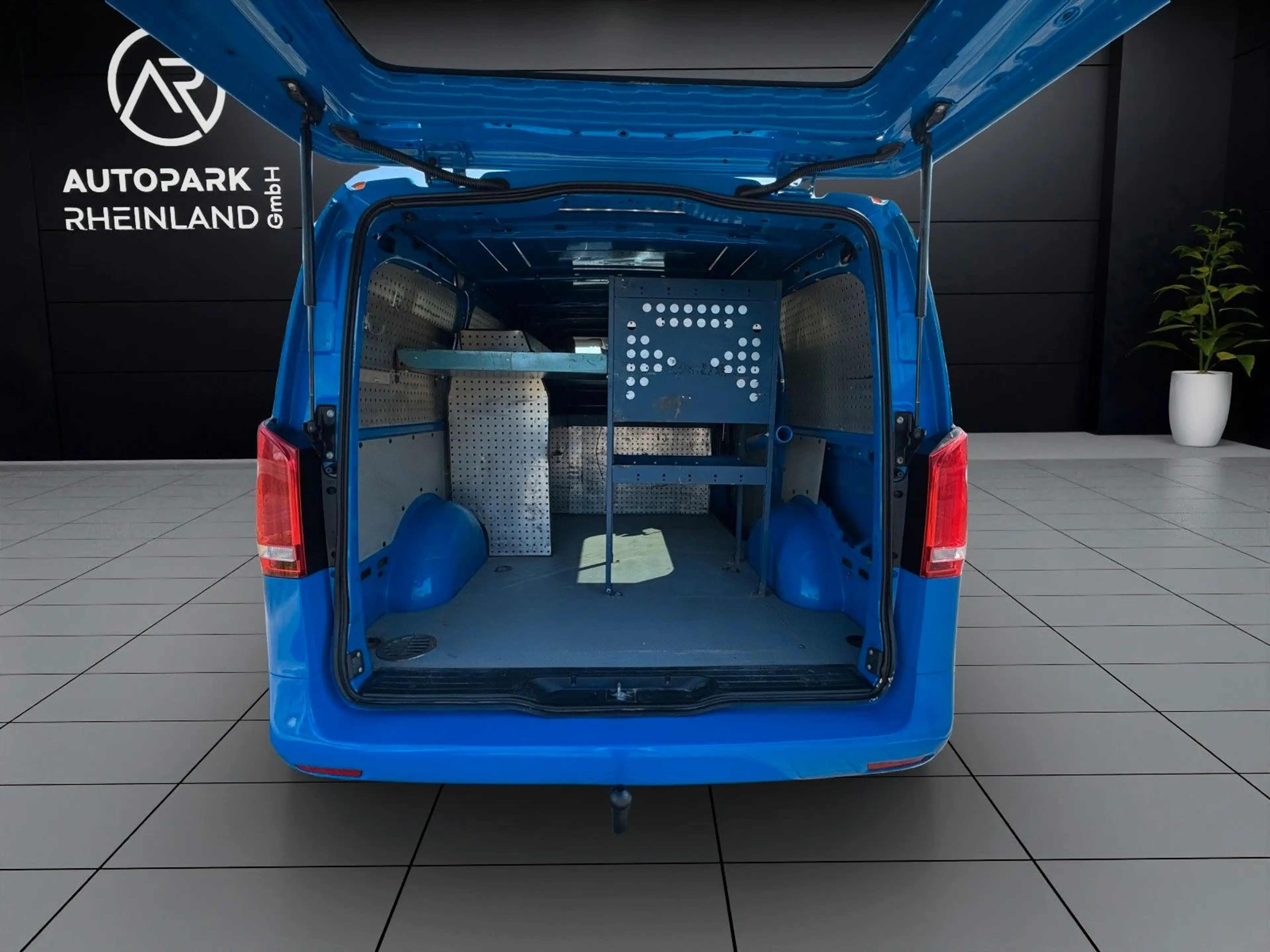 Mercedes-Benz Vito Kasten 119 CDI*LANG*4X4*KLIMA*KAMERA*TEMPOM — photo 9