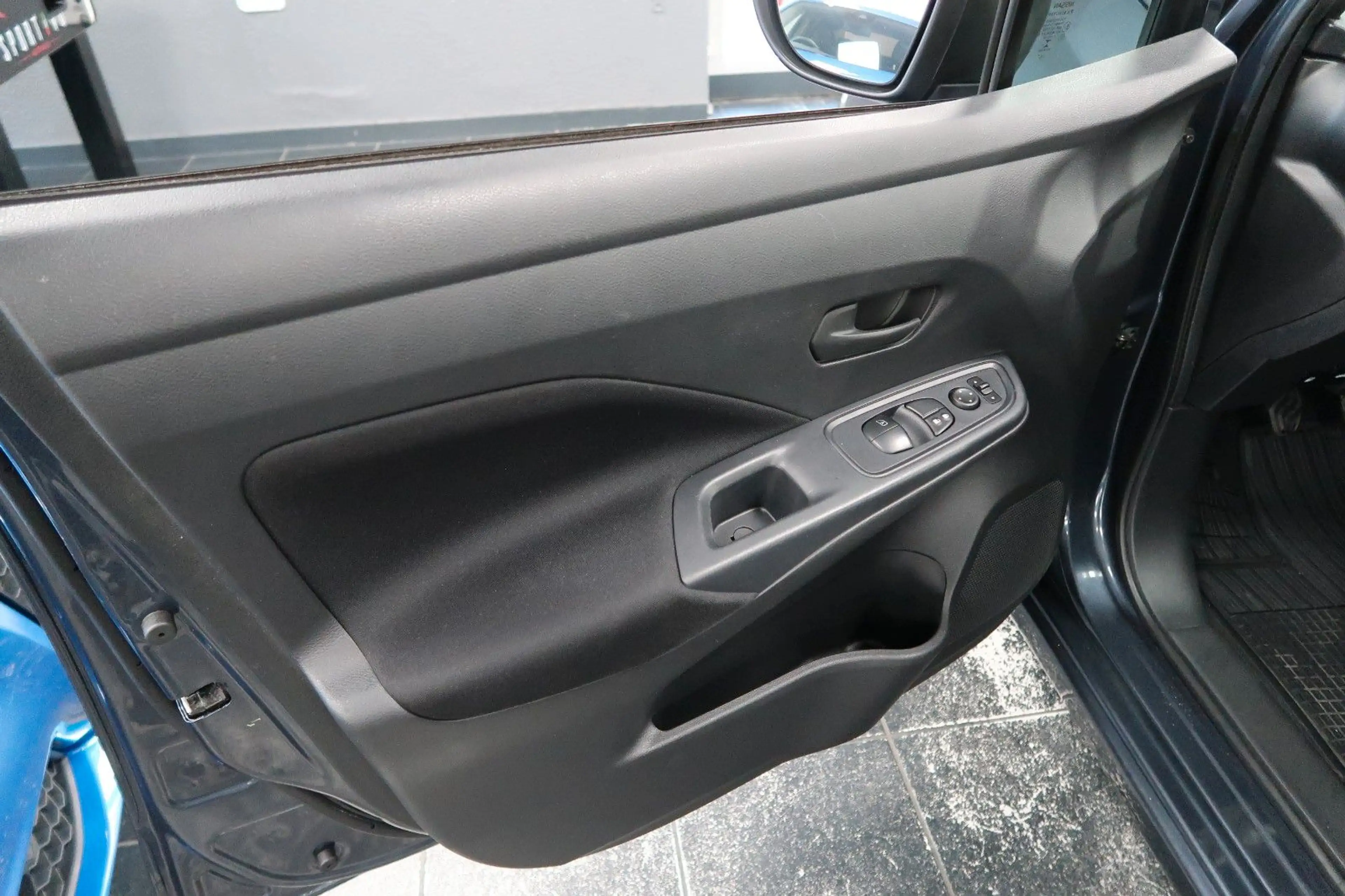 Nissan Micra Visia Plus*Led*TÜV*Neue Reifen*AHK1Hand* — photo 9