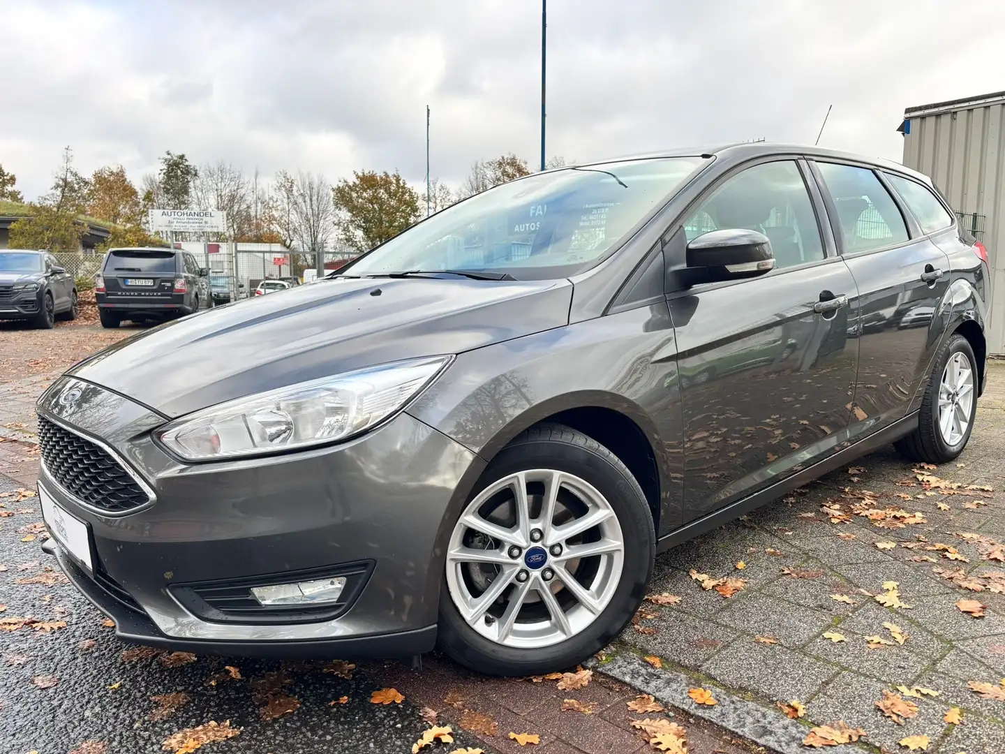 Ford Focus 1.6 Ti-VCT Business AUTOMATIK 39 000 KM Grau - 1