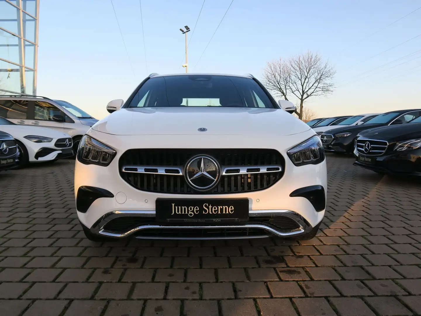 Mercedes-Benz GLA 250 e Progressive Advanced Plus AHK Easy-Pack Weiß - 2