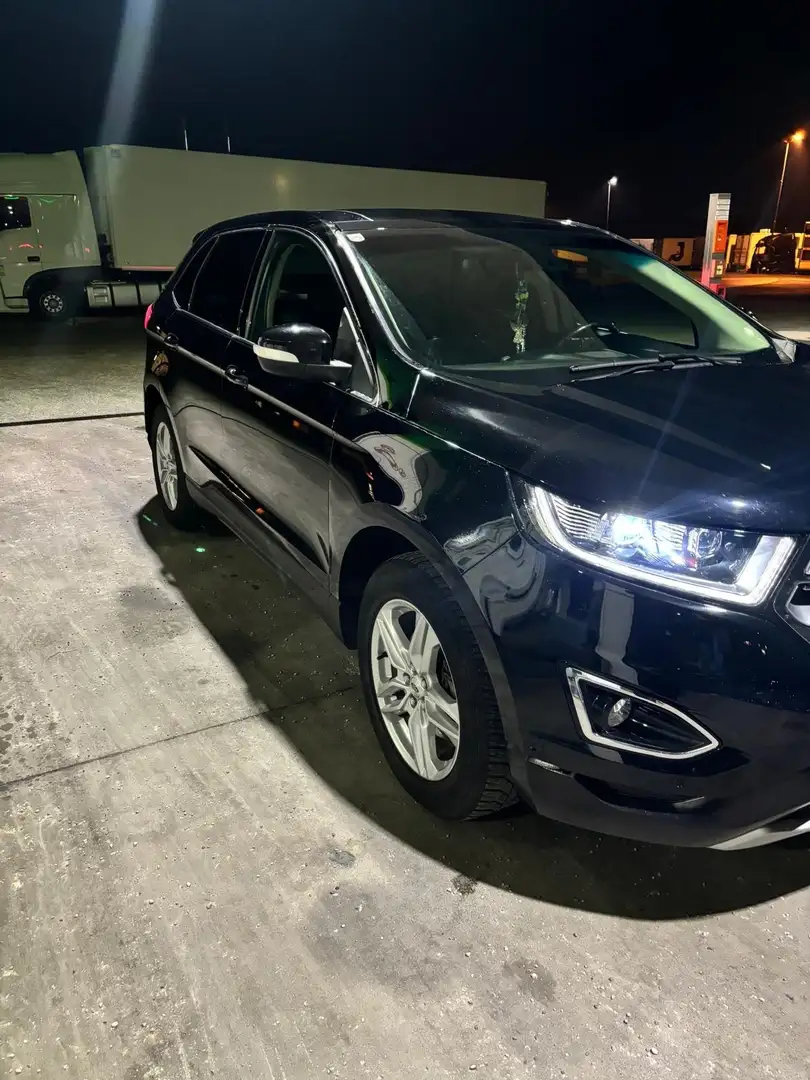 Ford Edge 2,0 TDCi Titanium 4x4 Start/Stop - 2