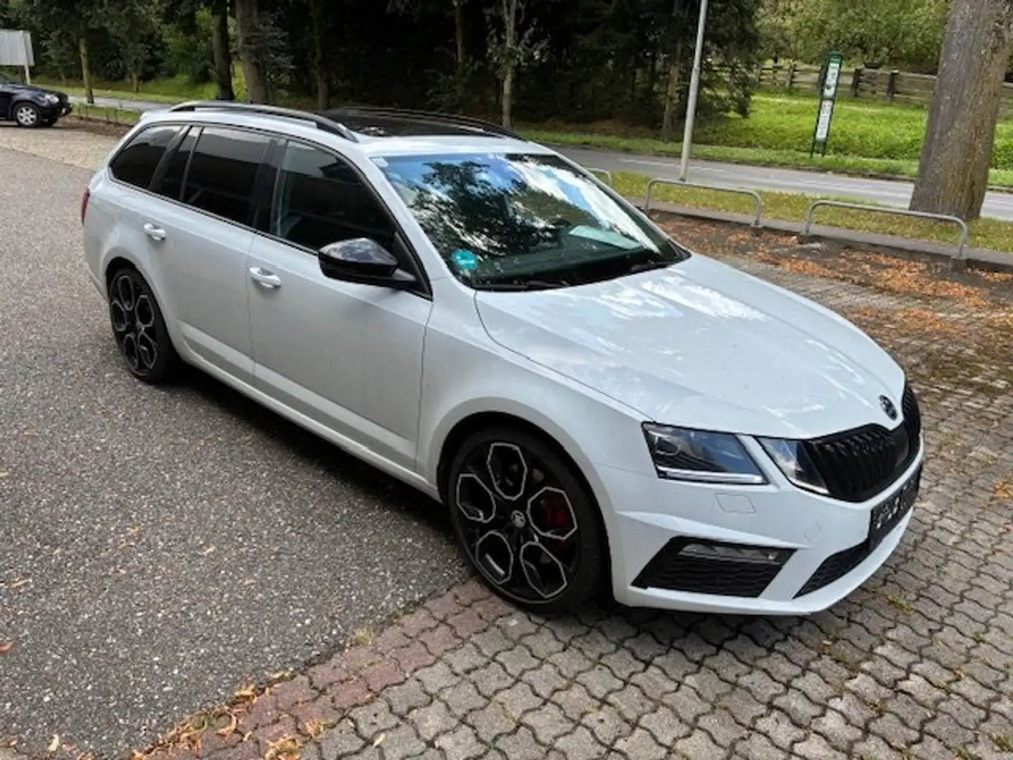 Skoda Octavia Combi RS 245 2,0 TSI DSG Blanc - 1