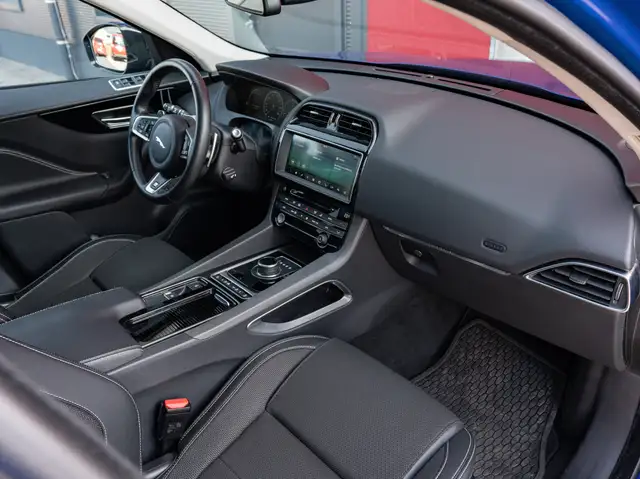 Jaguar F-Pace F-PACE 30d V6 AWD *R-SPORT**PANORAMA*ACC*16.980KM* Ansicht 5