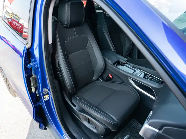 Jaguar F-Pace F-PACE 30d V6 AWD *R-SPORT**PANORAMA*ACC*16.980KM* Ansicht 7