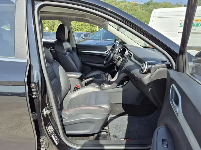 MG ZS view 9