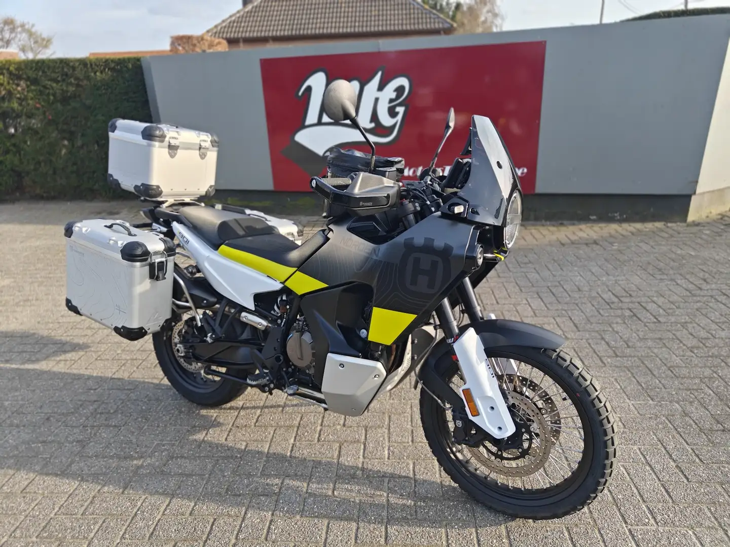 Husqvarna Norden 901 Negro - 1