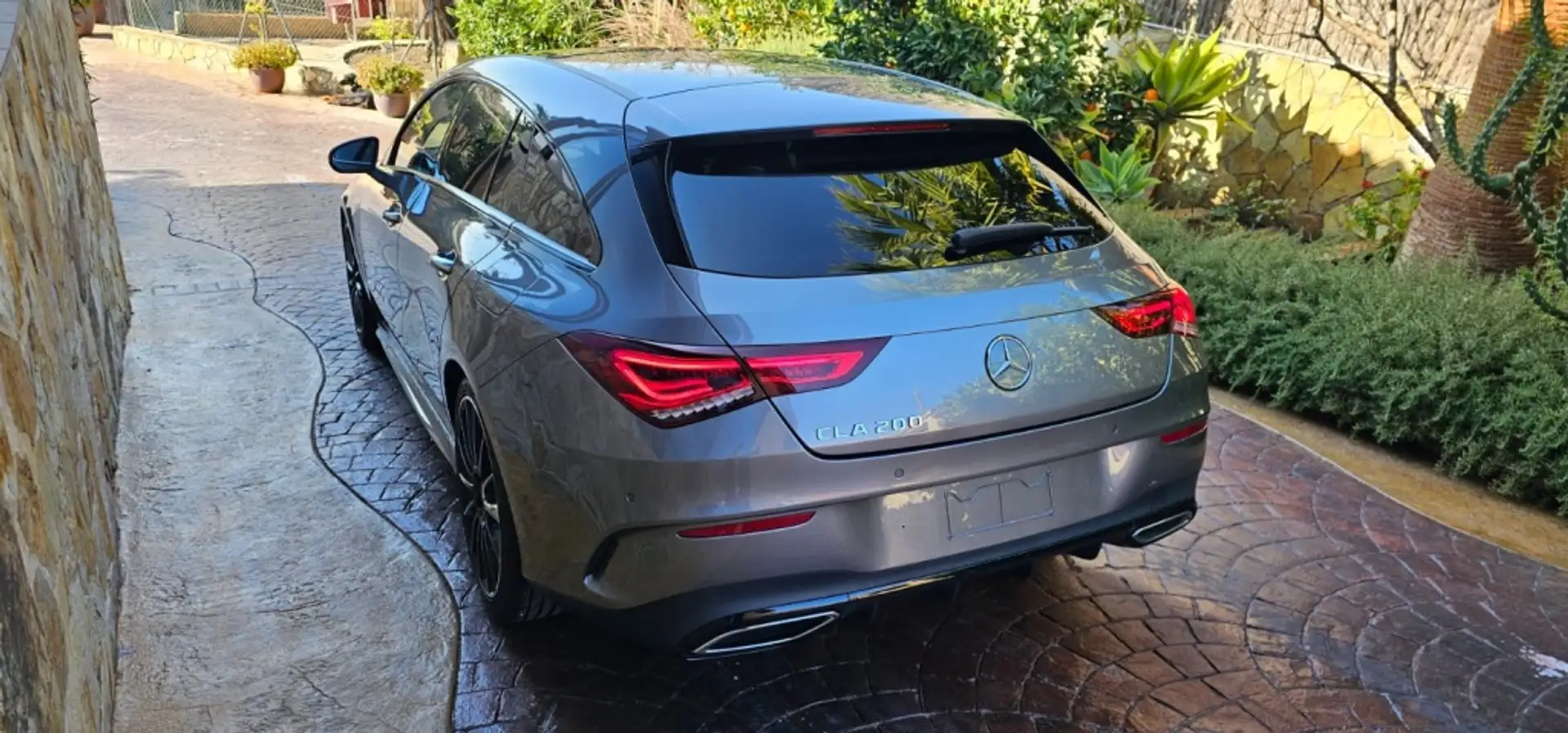 Mercedes-Benz CLA 200 Grau - 2