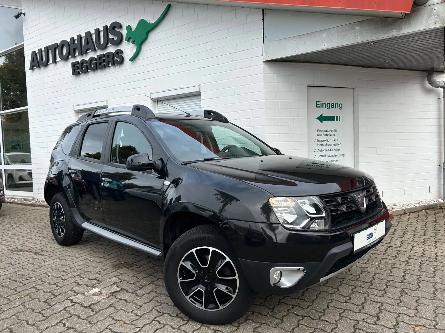 Dacia Duster I Black Shadow 4x2/NAVI/SHZ/TEM/KAM/LEDER Schwarz - 1
