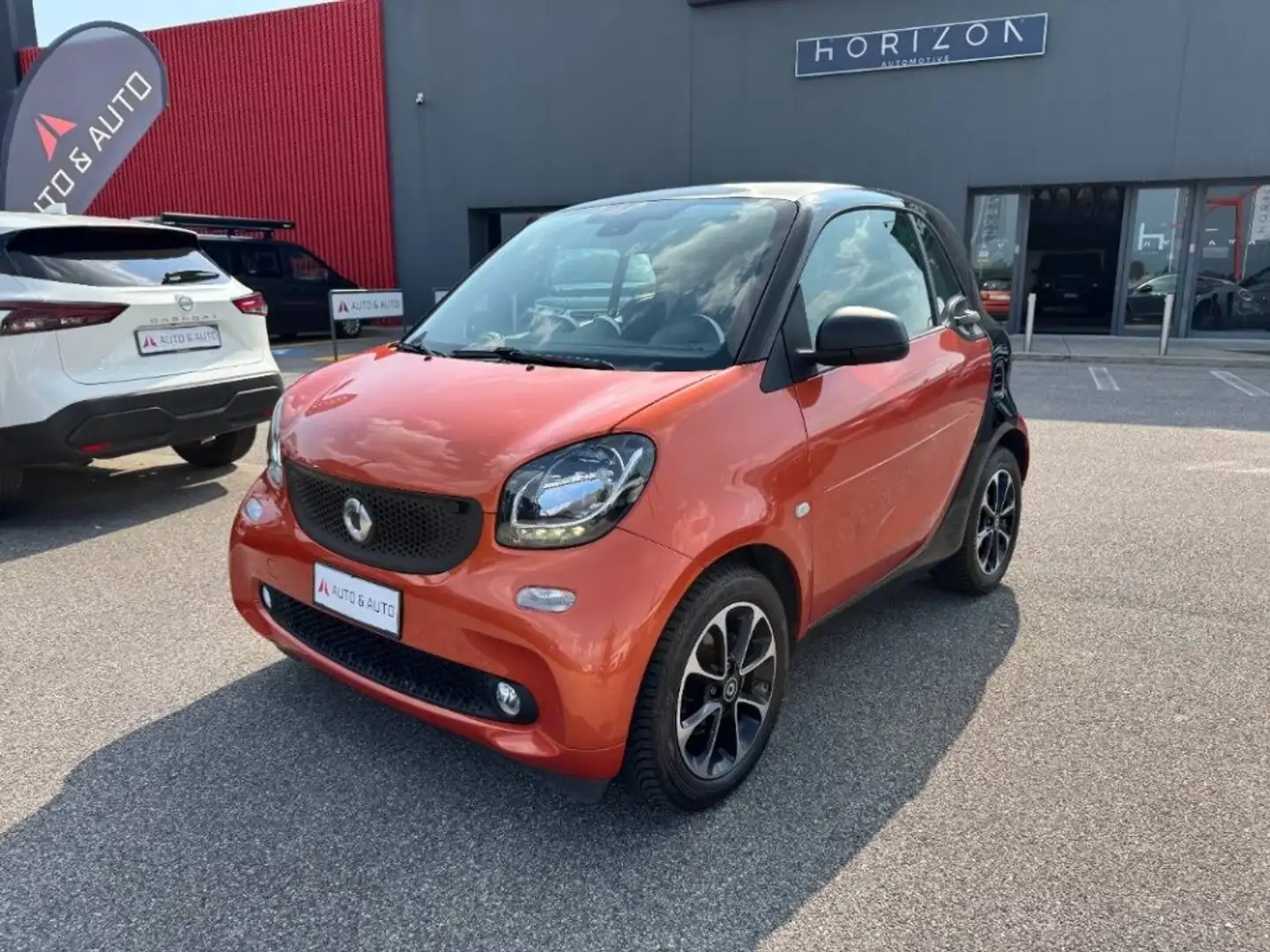 smart forTwo 1.0 Youngster 71cv twinamic Arancione - 1