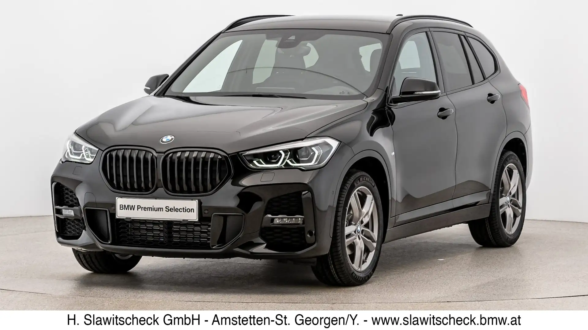 BMW X1 xDrive18d F48 Schwarz - 1