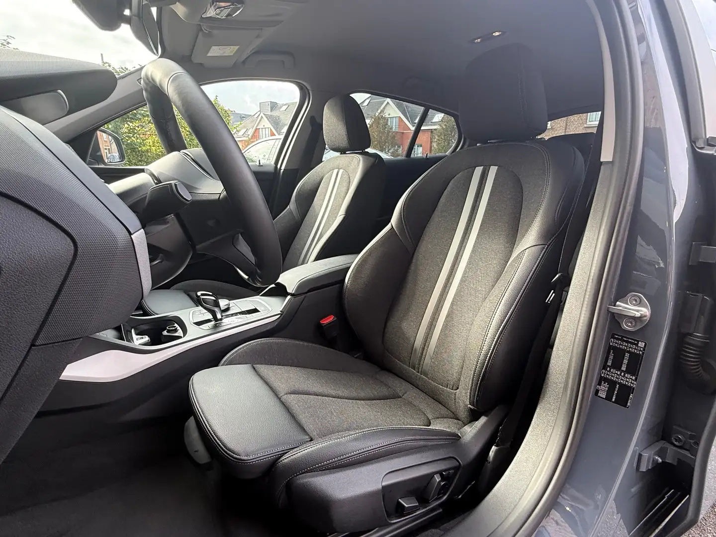 BMW 116 dA I CarPlay I LED I CAM I Volant M Gris - 2