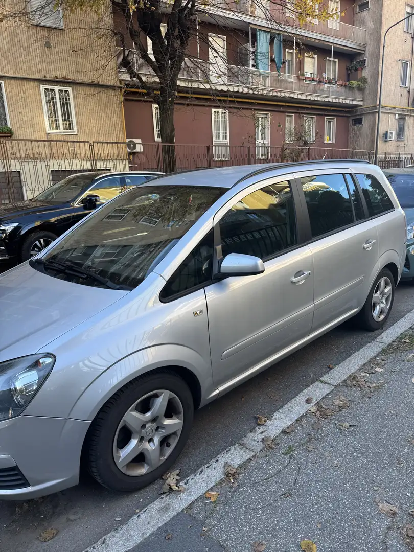 Opel Zafira 1.9 cdti Cosmo 120cv - 2